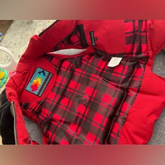 Women’s Small Red Moose Knuckle Vest - Picture 3 of 3